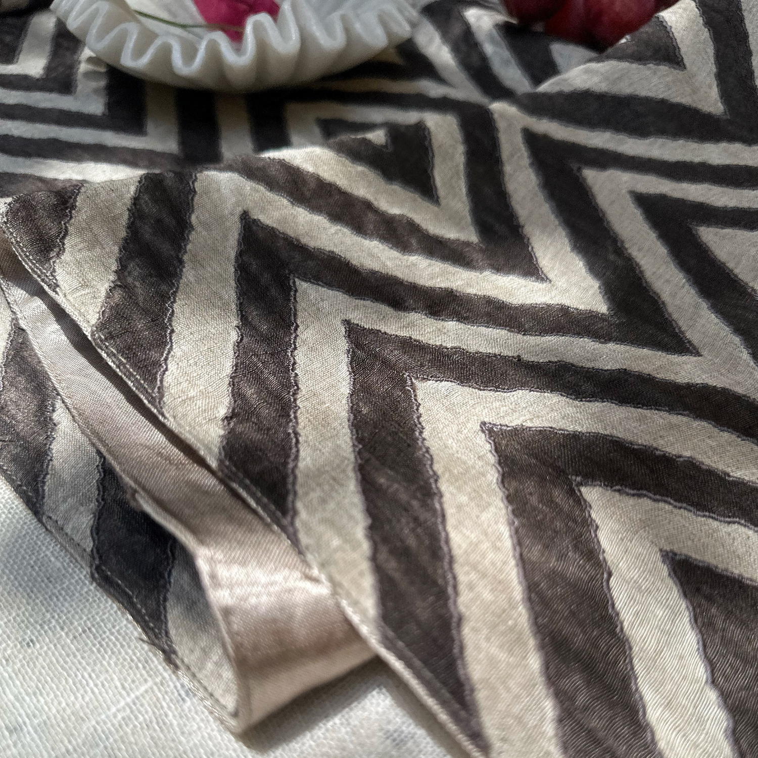 Tuscany Chevron Silk Linen Table Runner (14 by 75 Inches)