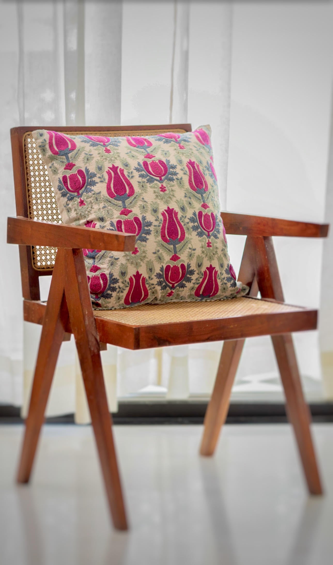 Tulip Suzani Cushion Cover (20 by 20 Inches)